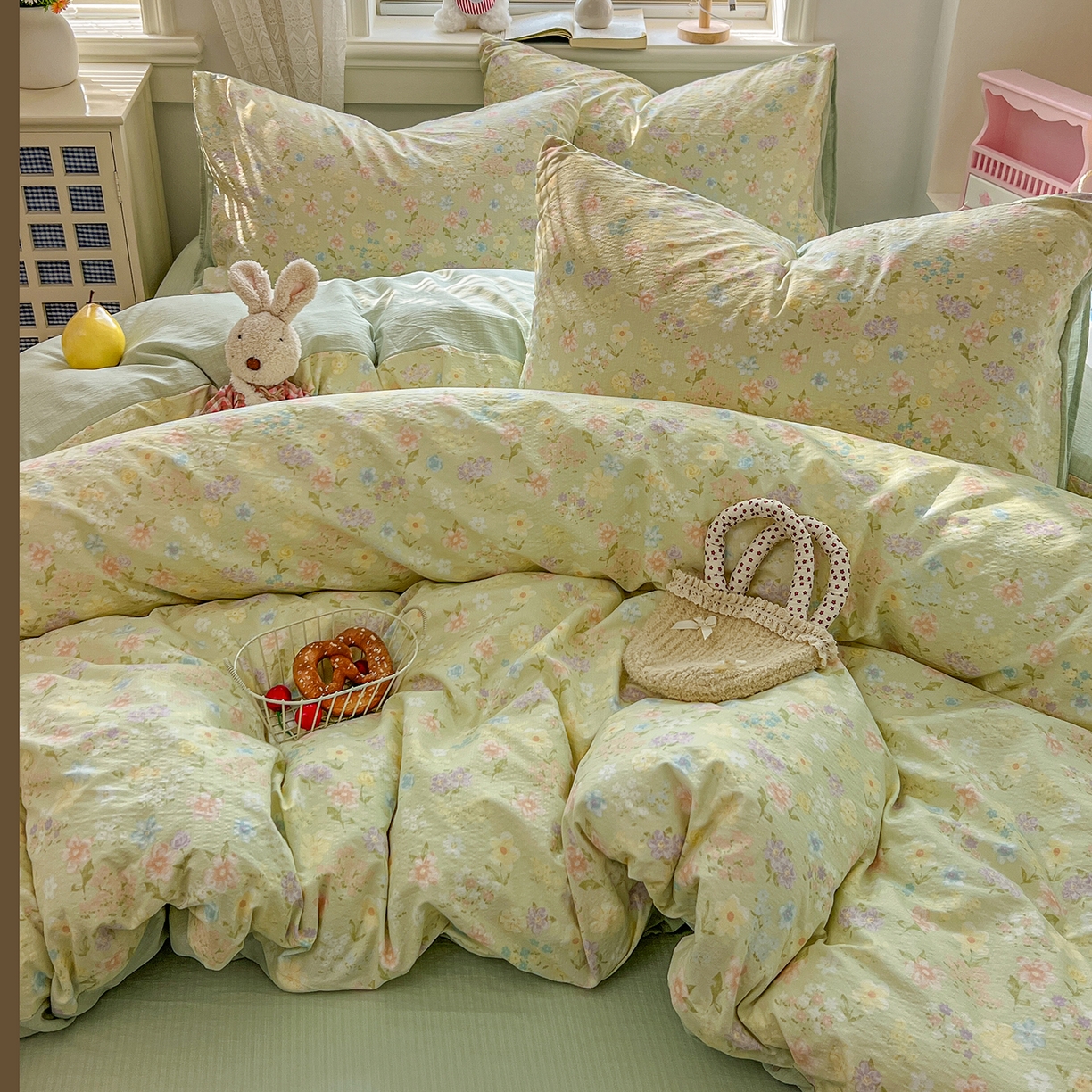 91家纺网 家纺一手货源 找家纺 金梦拉家纺 2026春夏新款云感双层纱皱皱纱系列四件套 夏日木槿