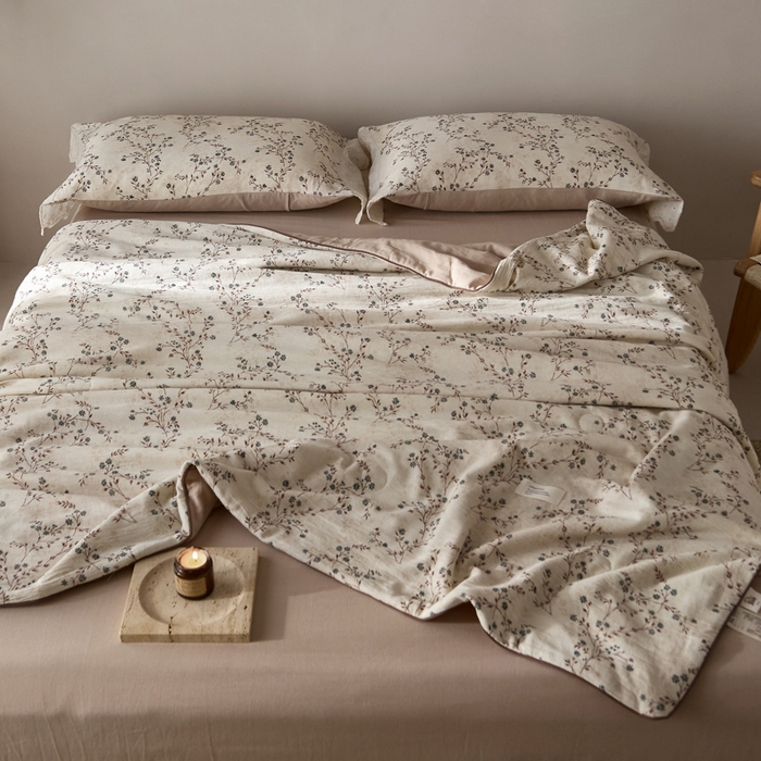 91家纺网 家纺一手货源 找家纺 大彩家居 2026新款棉麻夏被 微风草语