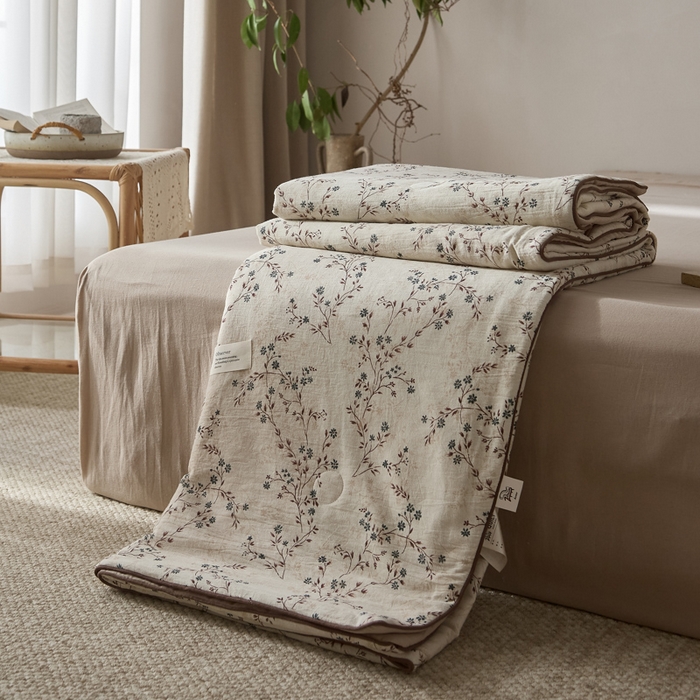 91家纺网 家纺一手货源 找家纺 大彩家居 2026新款棉麻夏被 微风草语