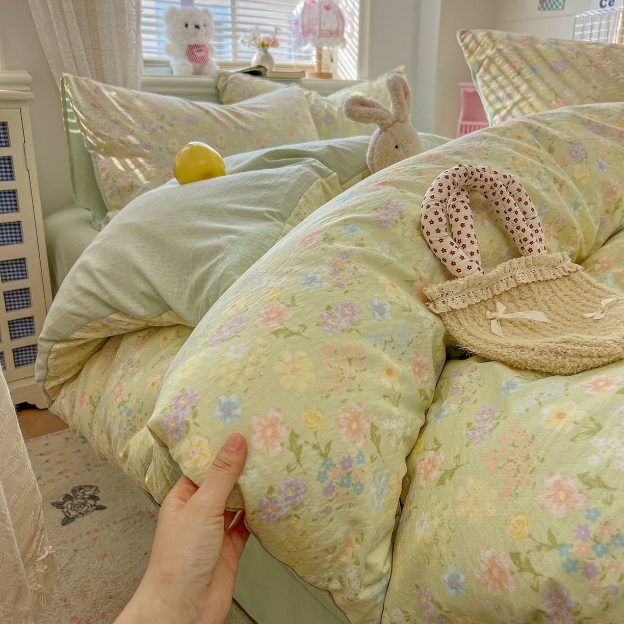 91家纺网 家纺一手货源 找家纺 金梦拉家纺 2026春夏新款云感双层纱皱皱纱系列四件套 夏日木槿