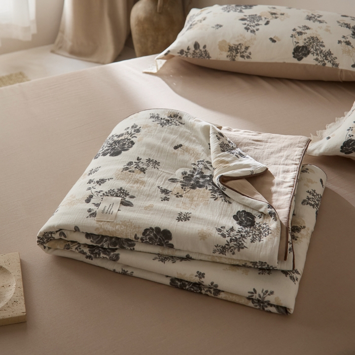 91家纺网 家纺一手货源 找家纺 大彩家居 2026新款棉麻夏被 午后庄园