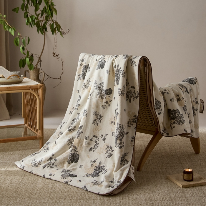 91家纺网 家纺一手货源 找家纺 大彩家居 2026新款棉麻夏被 午后庄园