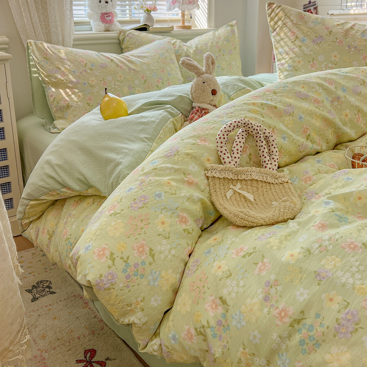 91家纺网 家纺一手货源 找家纺 金梦拉家纺 2026春夏新款云感双层纱皱皱纱系列四件套 夏日木槿