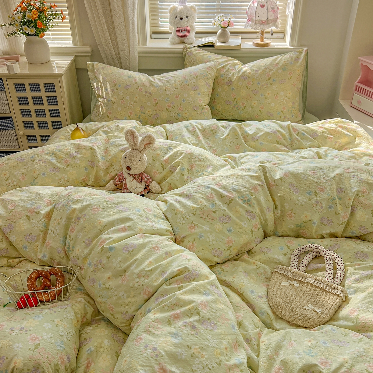 91家纺网 家纺一手货源 找家纺 金梦拉家纺 2026春夏新款云感双层纱皱皱纱系列四件套 夏日木槿