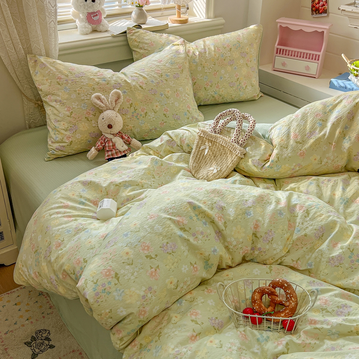 91家纺网 家纺一手货源 找家纺 金梦拉家纺 2026春夏新款云感双层纱皱皱纱系列四件套 夏日木槿