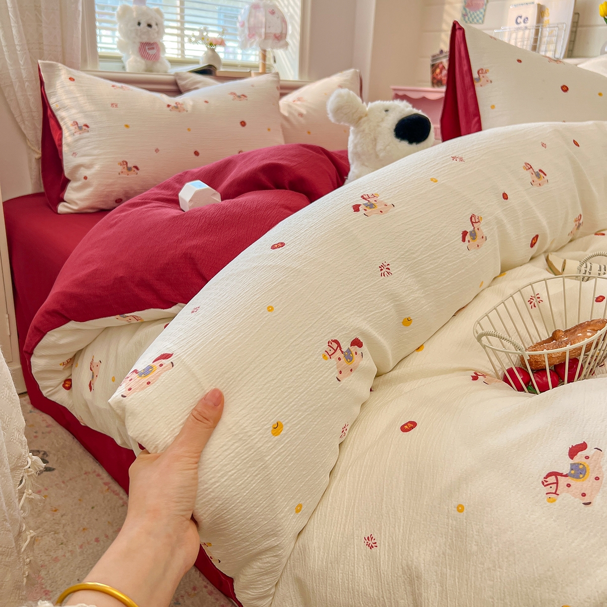 91家纺网 家纺一手货源 找家纺 金梦拉家纺 2026春夏新款云感双层纱皱皱纱系列四件套 小福马