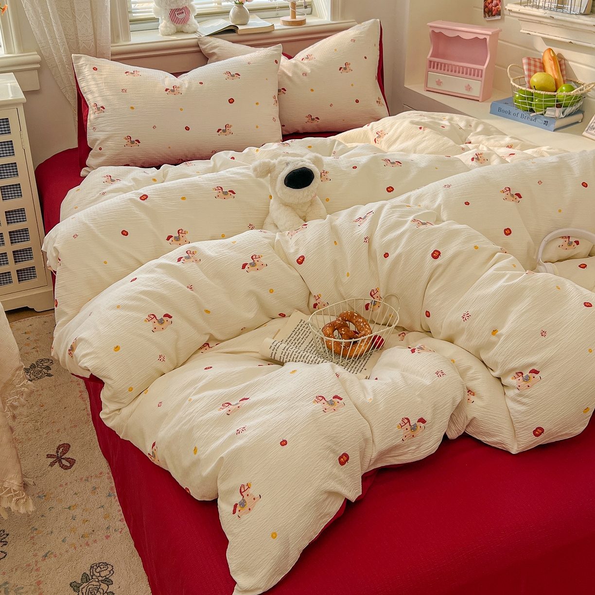 91家纺网 家纺一手货源 找家纺 金梦拉家纺 2026春夏新款云感双层纱皱皱纱系列四件套 小福马