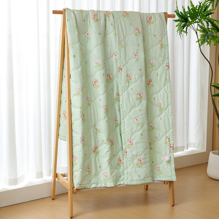 91家纺网 家纺一手货源 找家纺 诗雅纺织 2026新款亲肤绒夏被空调被夏凉被 春意