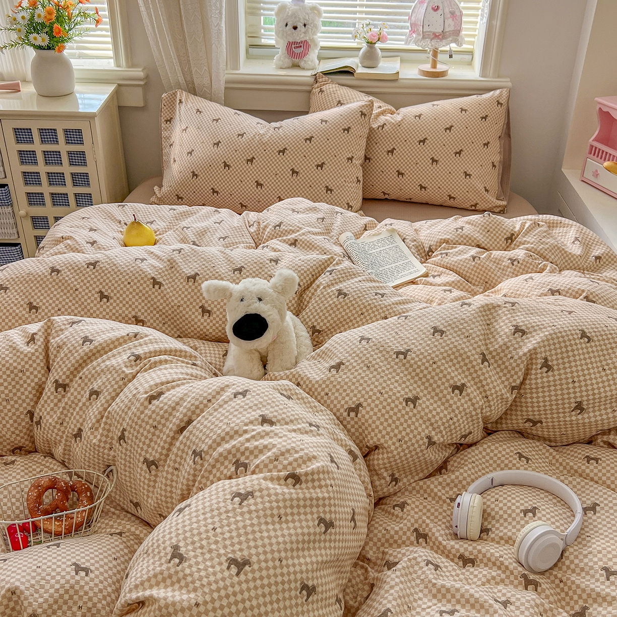 91家纺网 家纺一手货源 找家纺 金梦拉家纺 2026春夏新款云感双层纱皱皱纱系列四件套 小马咖