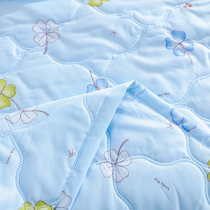 91家纺网 家纺一手货源 找家纺 诗雅纺织 2026新款亲肤绒夏被空调被夏凉被 四叶草