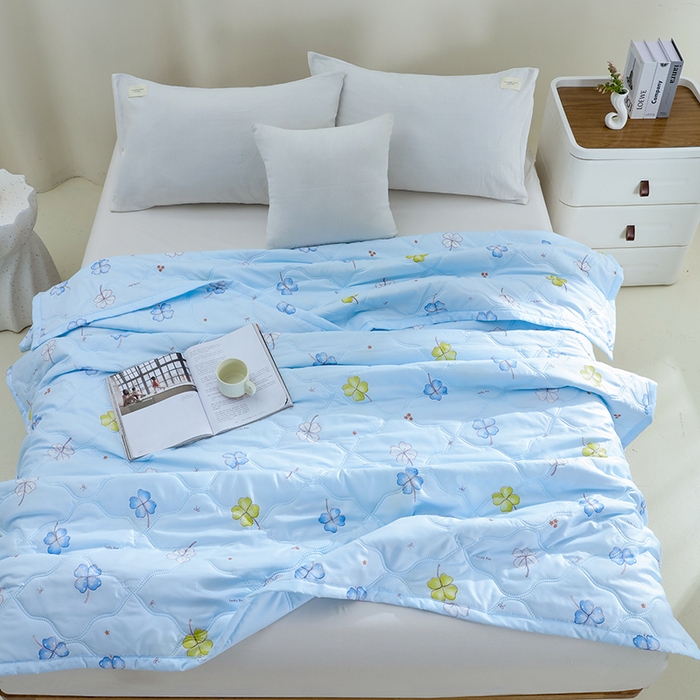 91家纺网 家纺一手货源 找家纺 诗雅纺织 2026新款亲肤绒夏被空调被夏凉被 四叶草