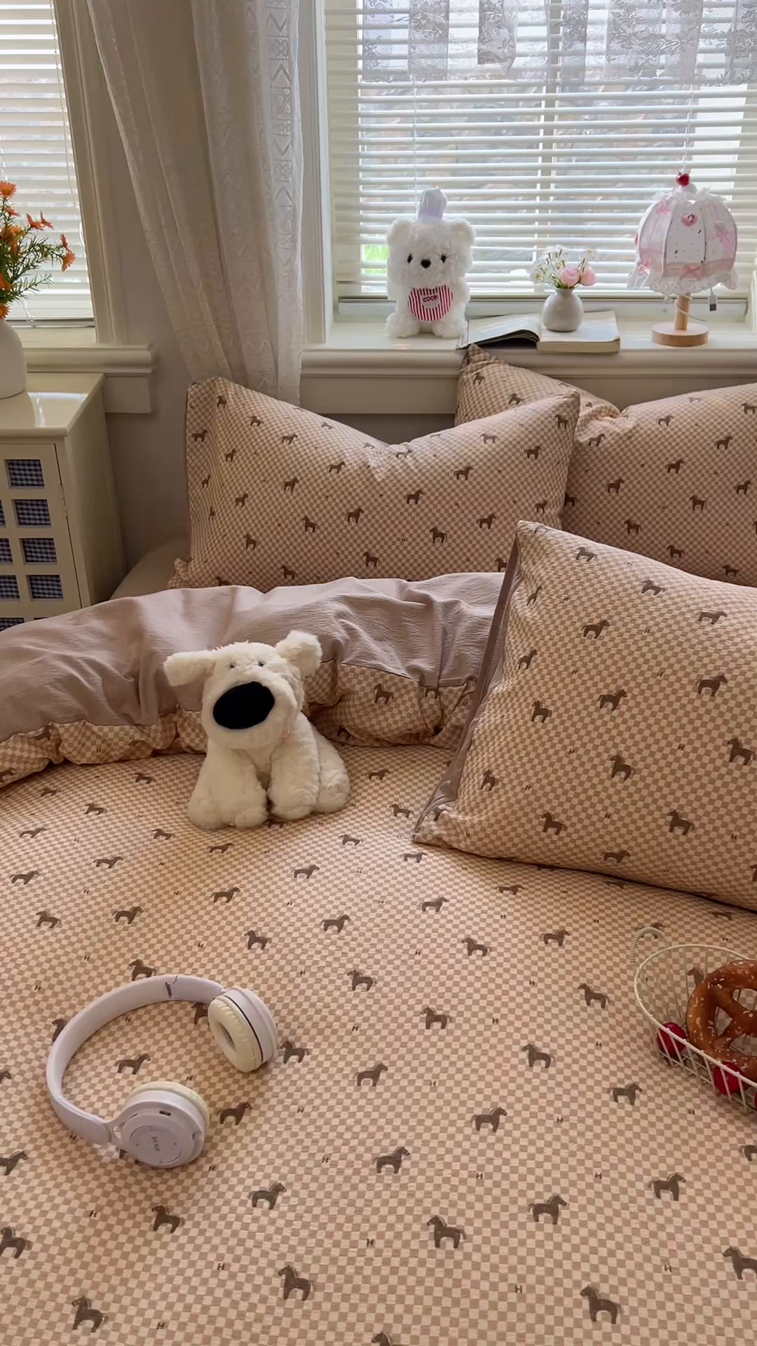 91家纺网 家纺一手货源 找家纺 金梦拉家纺 2026春夏新款云感双层纱皱皱纱系列四件套 小马咖