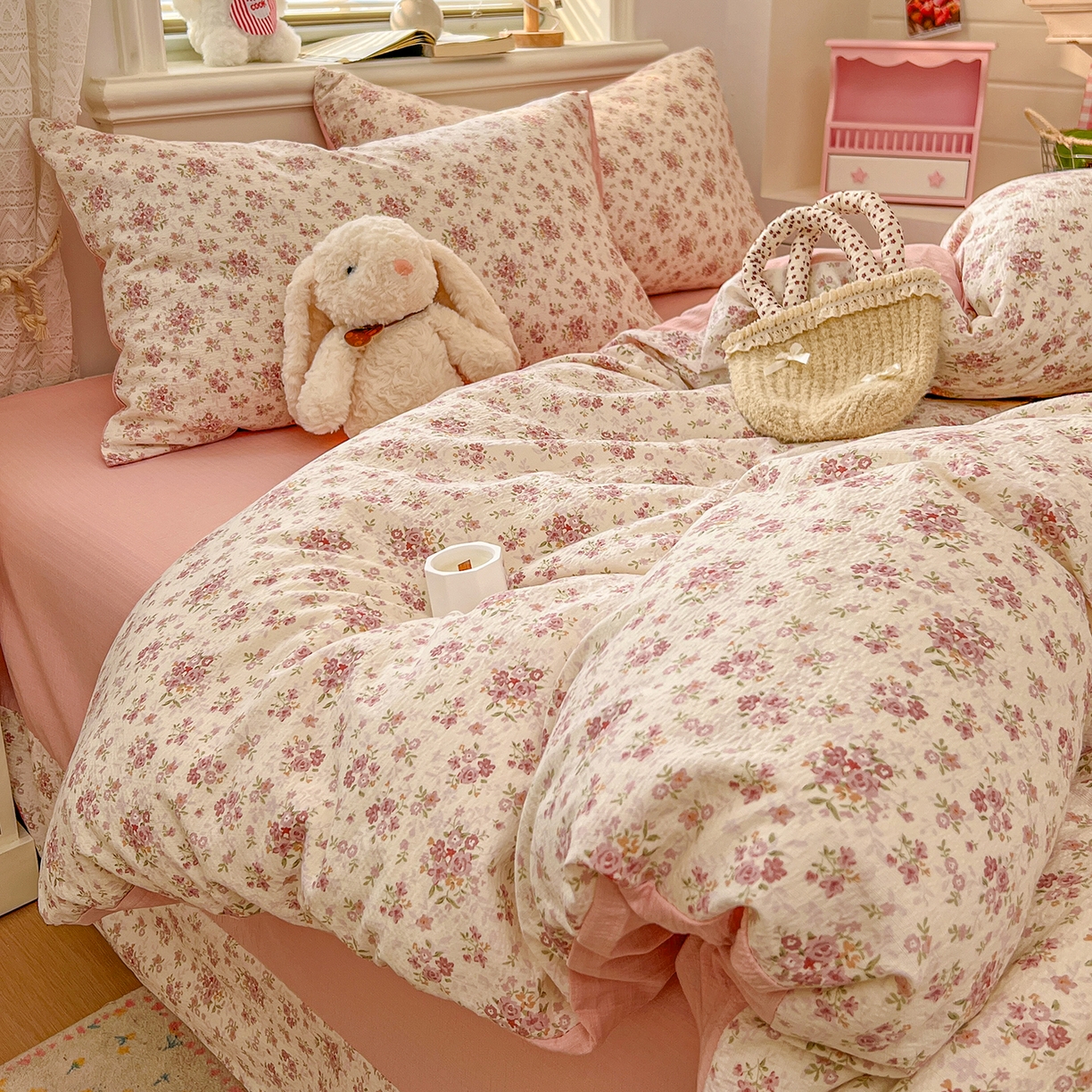 91家纺网 家纺一手货源 找家纺 金梦拉家纺 2026春夏新款云感双层纱皱皱纱系列四件套 栀夏