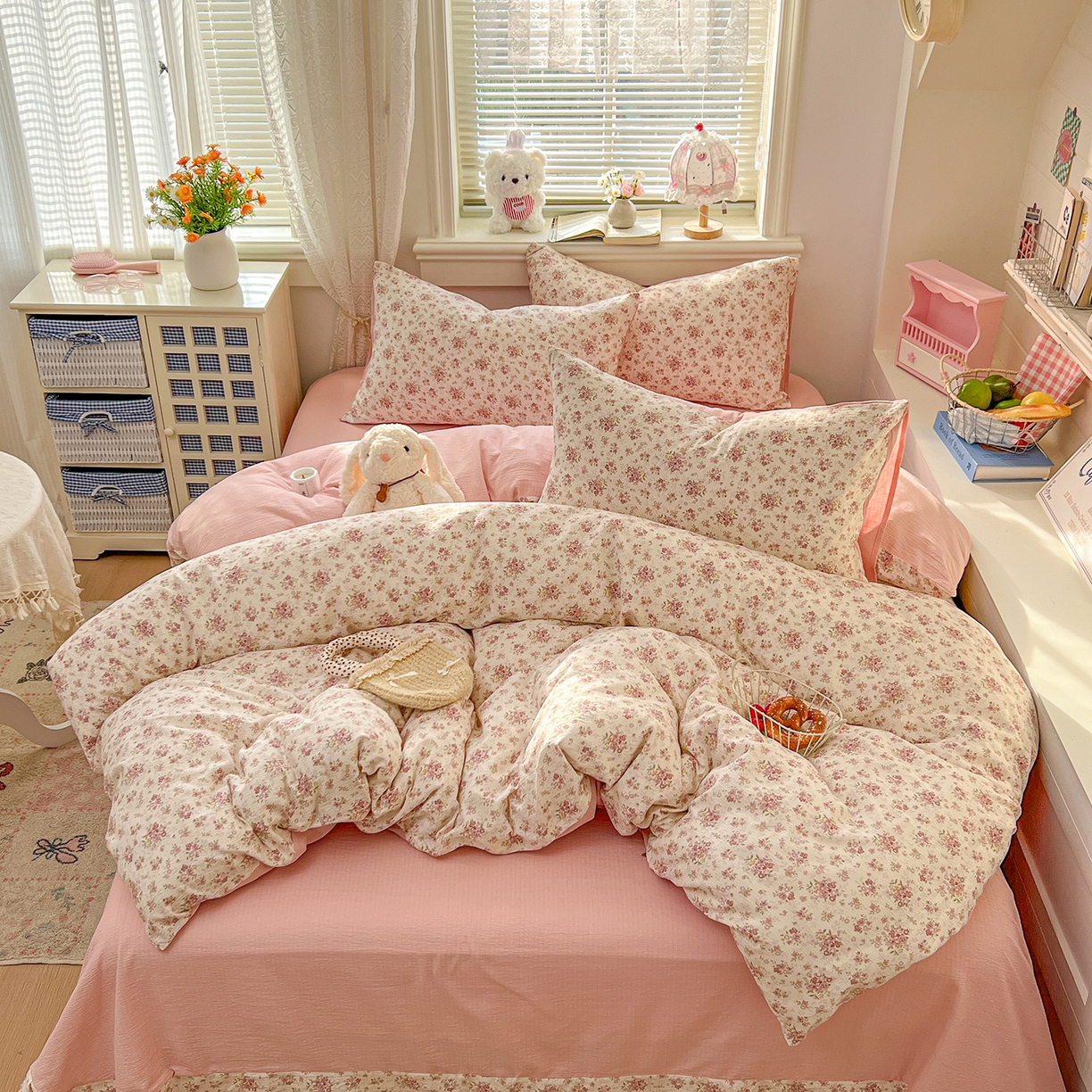 91家纺网 家纺一手货源 找家纺 金梦拉家纺 2026春夏新款云感双层纱皱皱纱系列四件套 栀夏