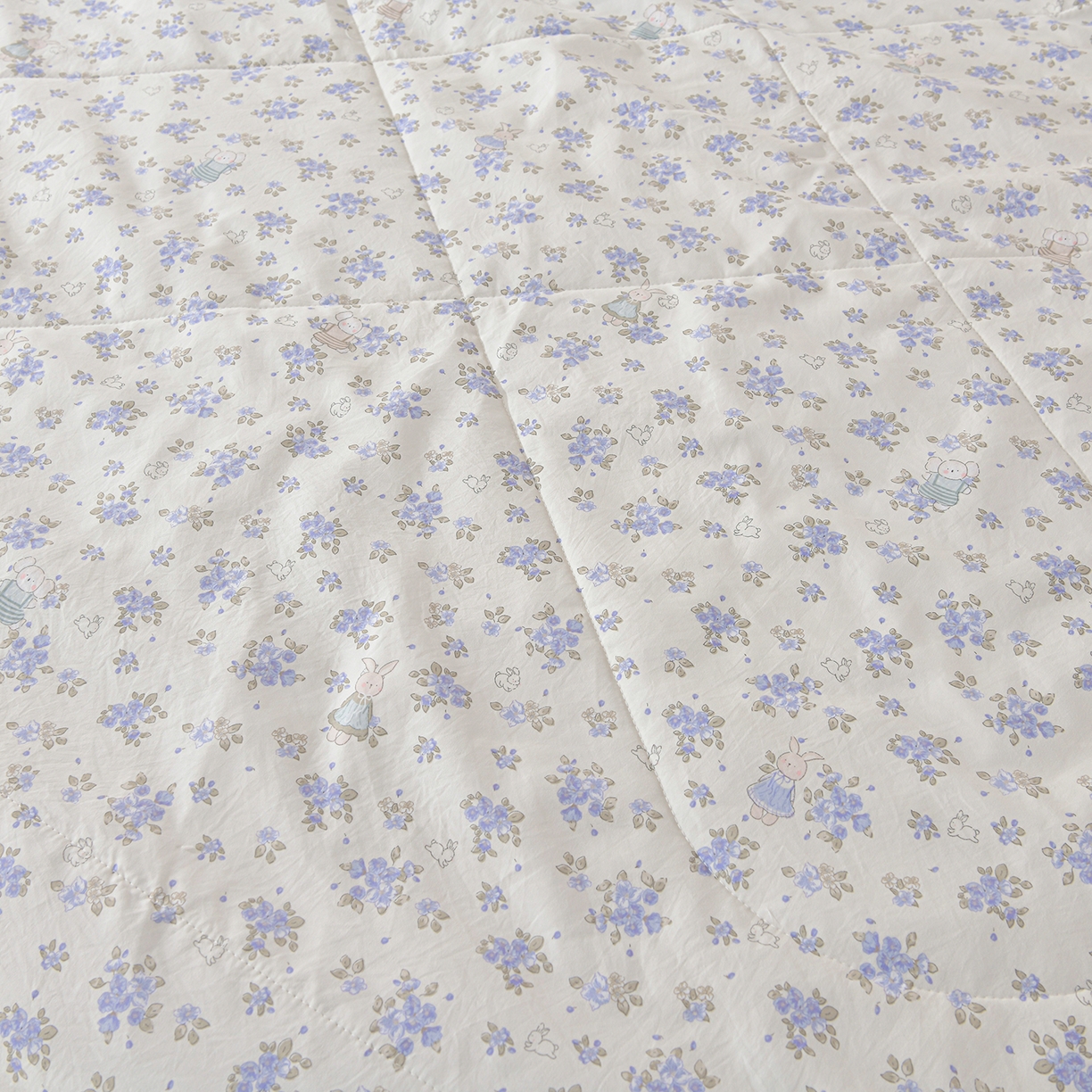 91家纺网 家纺一手货源 找家纺 金梦家居 2026新款水洗棉床盖夏被款四件套 花香萌兔