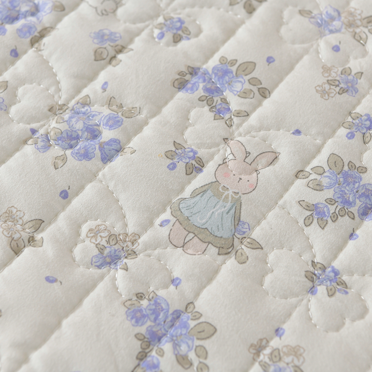 91家纺网 家纺一手货源 找家纺 金梦家居 2026新款水洗棉床盖夏被款四件套 花香萌兔