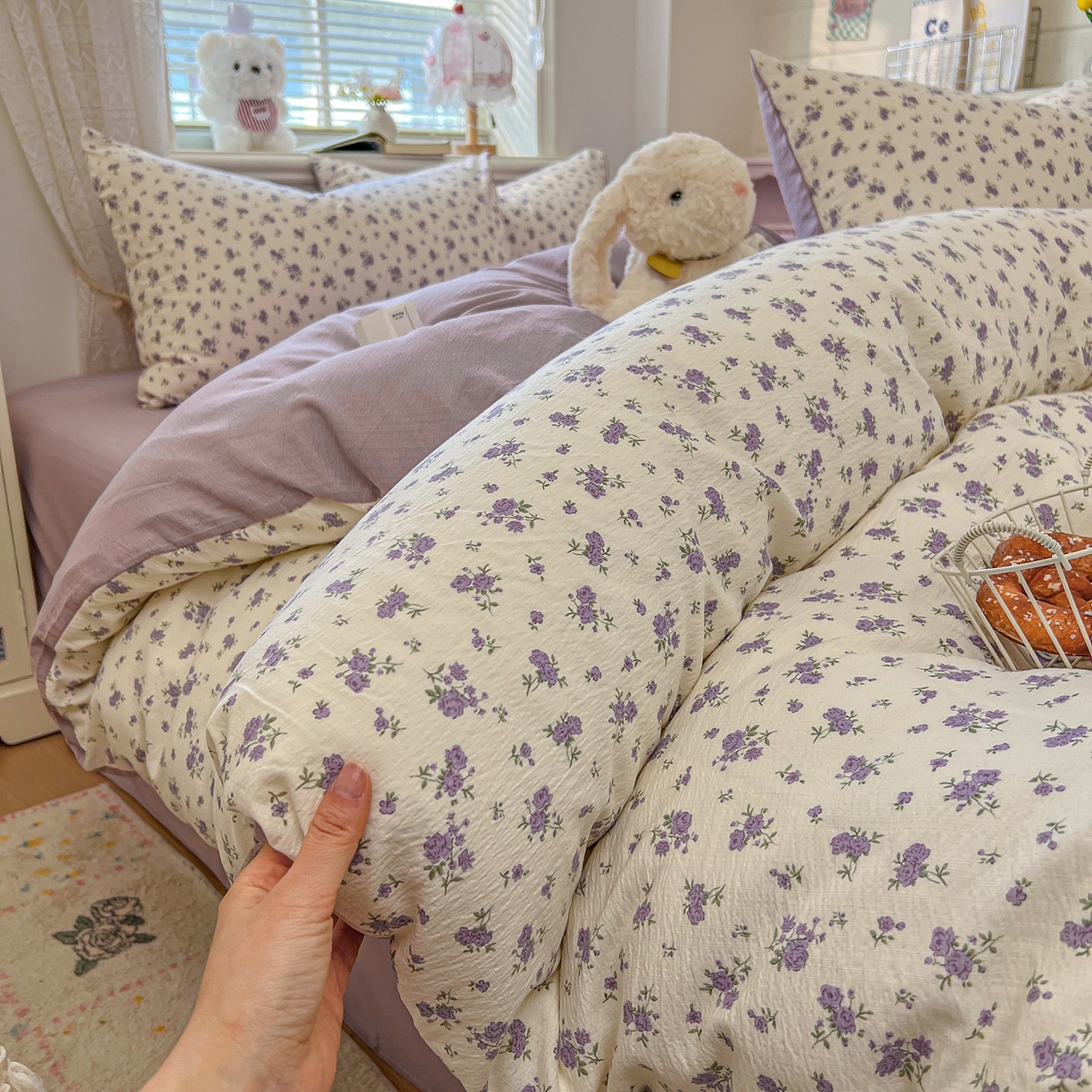 91家纺网 家纺一手货源 找家纺 金梦拉家纺 2026春夏新款云感双层纱皱皱纱系列四件套 紫色风信