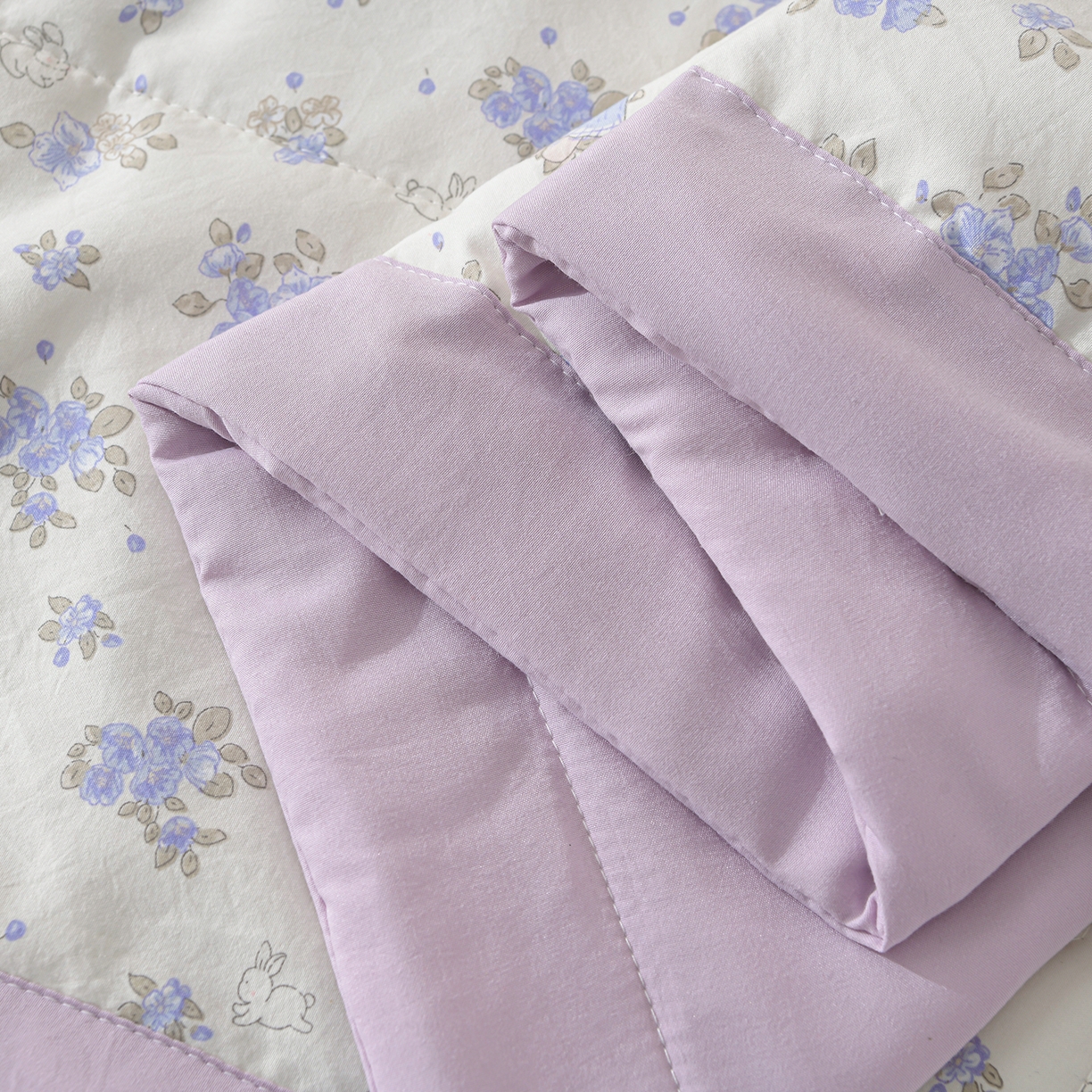 91家纺网 家纺一手货源 找家纺 金梦家居 2026新款水洗棉床盖夏被款四件套 花香萌兔