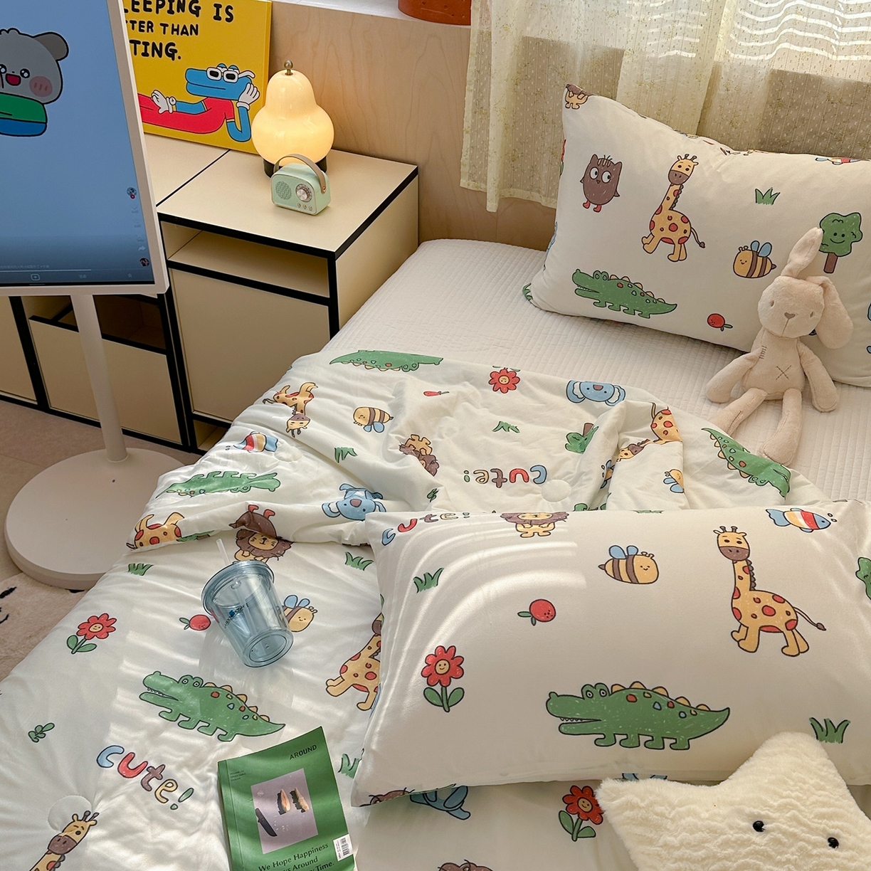 91家纺网 家纺一手货源 找家纺 咏绒家纺工厂店 厂家直销网销爆款花型永不断货2025春夏新款A类牛奶针织棉大豆夏被（长期款） 嗡嗡森林