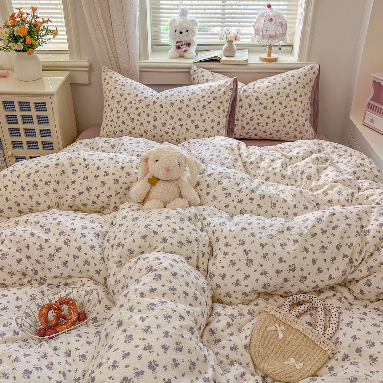 91家纺网 家纺一手货源 找家纺 金梦拉家纺 2026春夏新款云感双层纱皱皱纱系列四件套 紫色风信