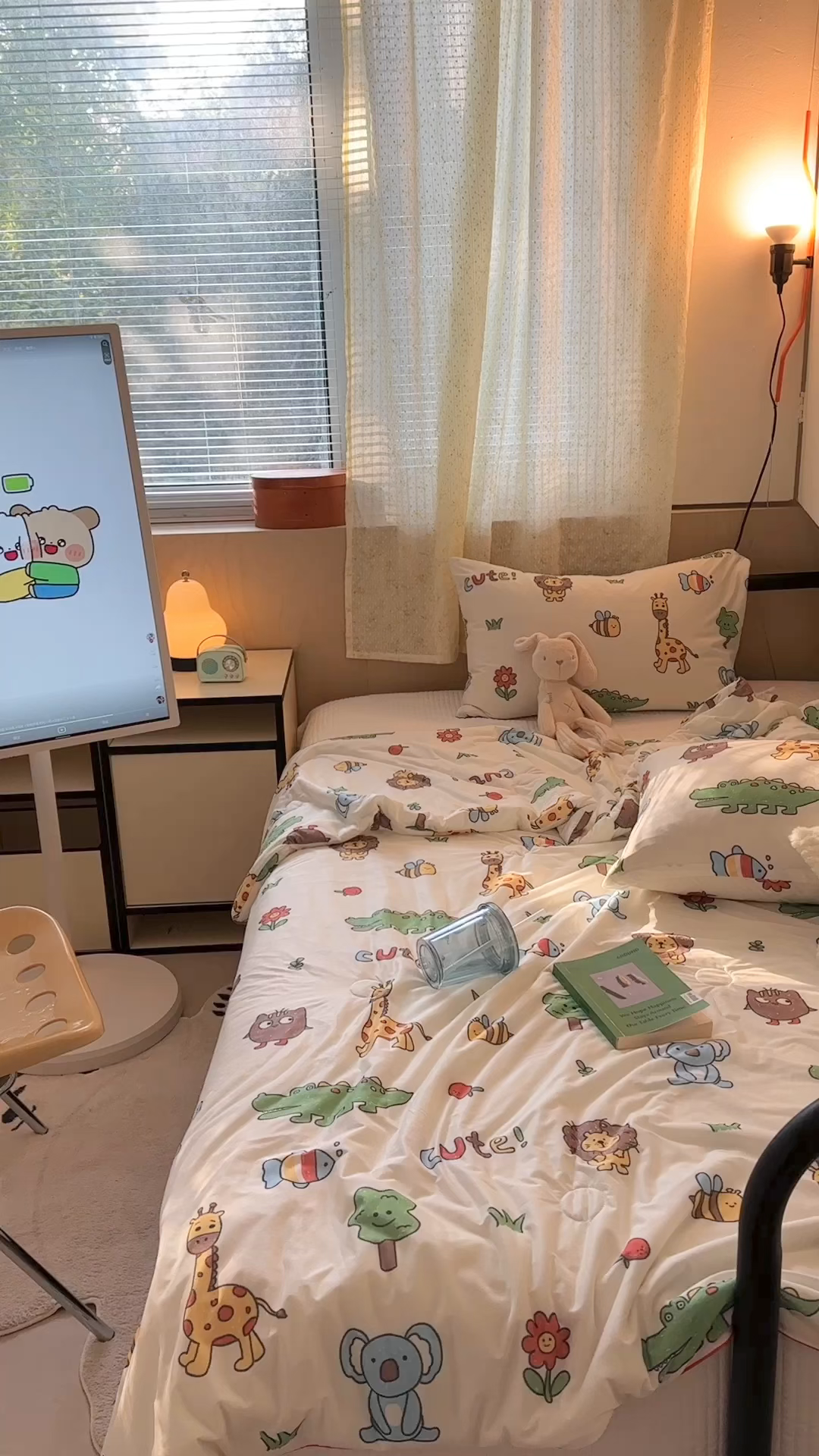 91家纺网 家纺一手货源 找家纺 咏绒家纺工厂店 厂家直销网销爆款花型永不断货2025春夏新款A类牛奶针织棉大豆夏被（长期款） 嗡嗡森林