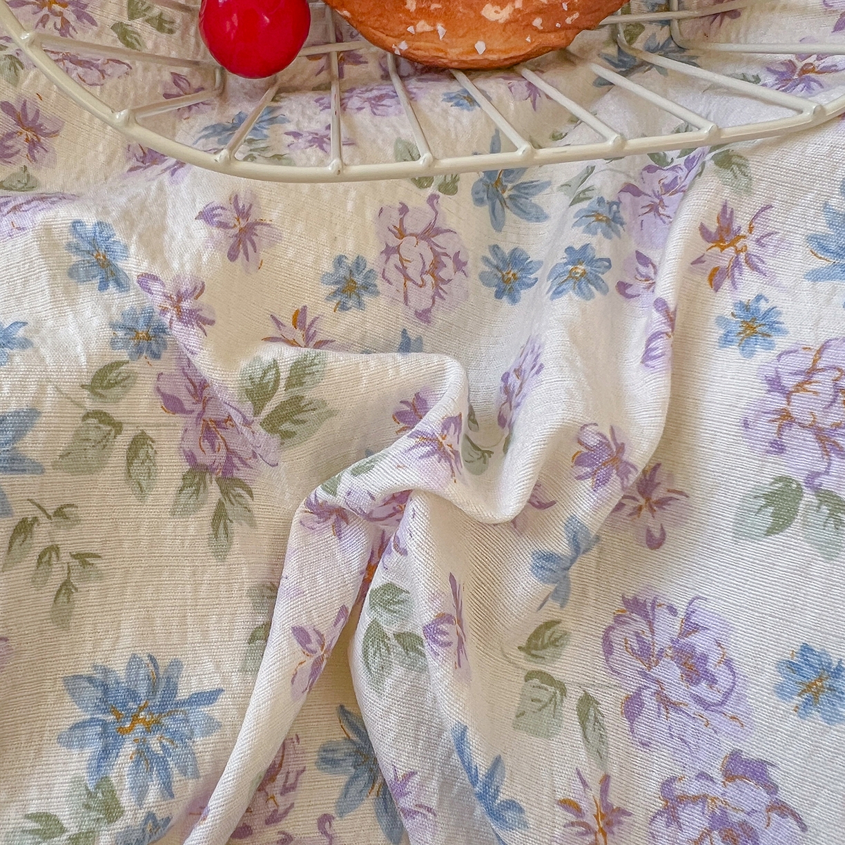 91家纺网 家纺一手货源 找家纺 金梦拉家纺 2026春夏新款云感双层纱皱皱纱系列四件套 紫韵花茶