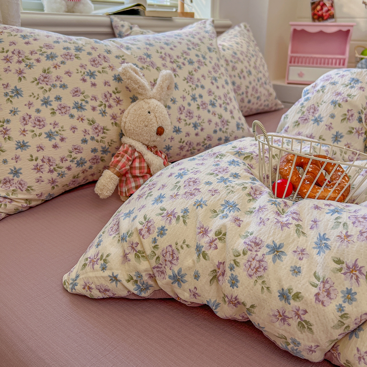 91家纺网 家纺一手货源 找家纺 金梦拉家纺 2026春夏新款云感双层纱皱皱纱系列四件套 紫韵花茶