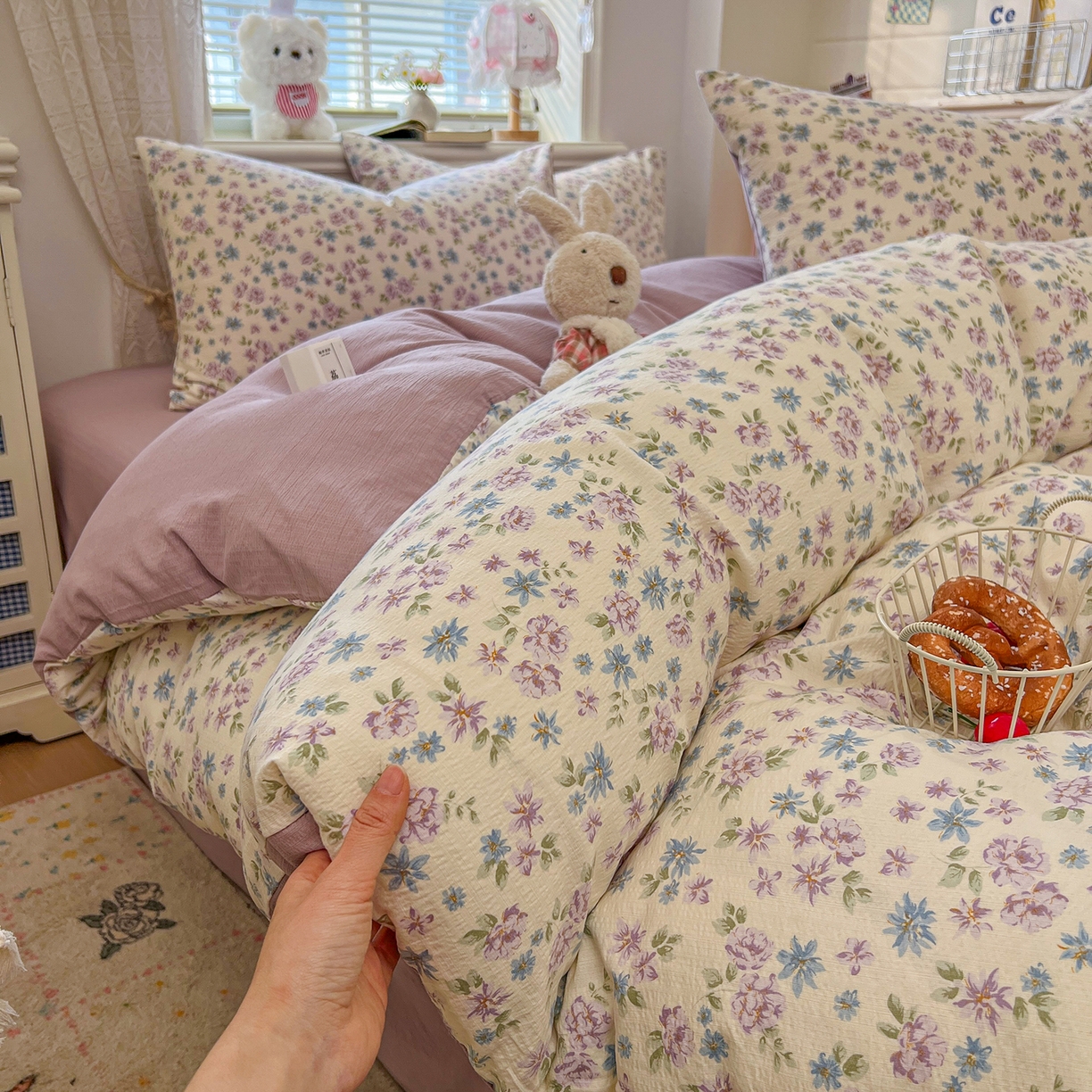 91家纺网 家纺一手货源 找家纺 金梦拉家纺 2026春夏新款云感双层纱皱皱纱系列四件套 紫韵花茶