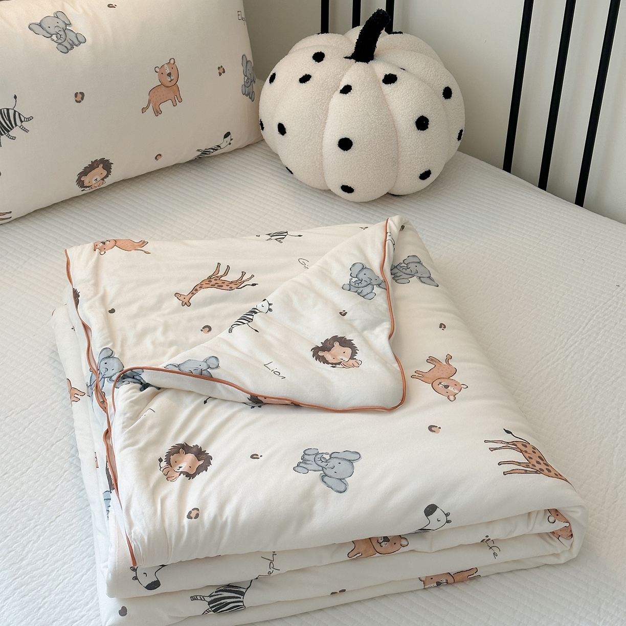 91家纺网 家纺一手货源 找家纺 咏绒家纺工厂店 厂家直销网销爆款花型永不断货2025春夏新款A类牛奶针织棉大豆夏被（长期款） 小动物们