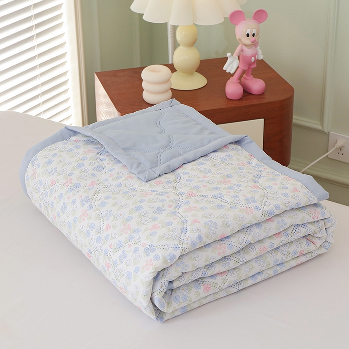 91家纺网 家纺一手货源 找家纺 诗雅纺织 2025新款超柔水洗棉夏凉被空调被超声波压花夏被礼品被 花海