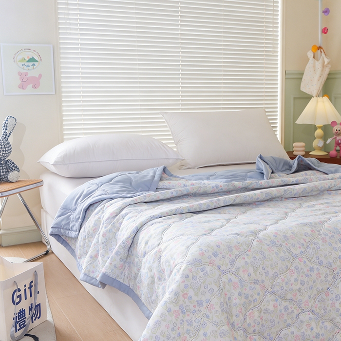 91家纺网 家纺一手货源 找家纺 诗雅纺织 2025新款超柔水洗棉夏凉被空调被超声波压花夏被礼品被 花海