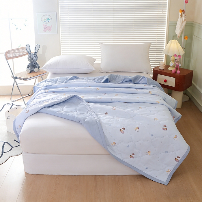 91家纺网 家纺一手货源 找家纺 诗雅纺织 2025新款超柔水洗棉夏凉被空调被超声波压花夏被礼品被 凯瑞