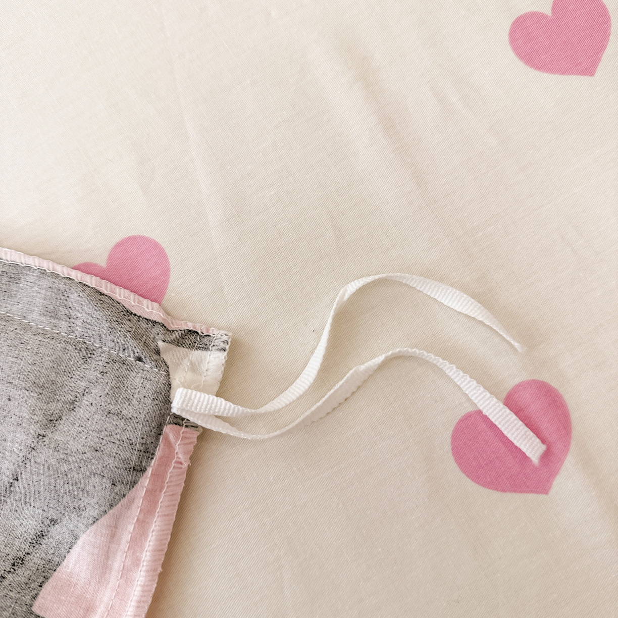 91家纺网 家纺一手货源 找家纺 女子家纺 2026新款40支100%纯棉全棉13070斜纹四件套 kitty 粉