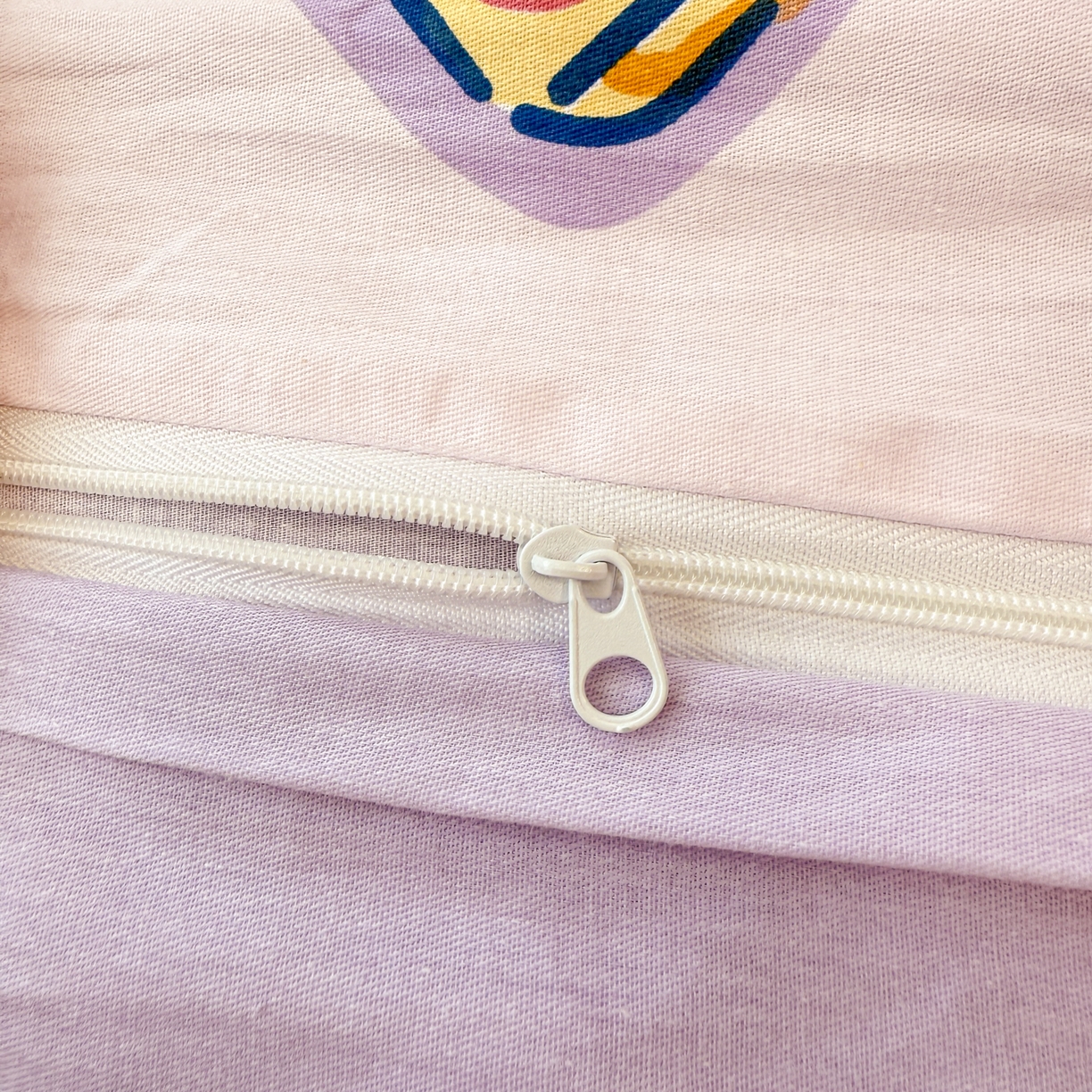 91家纺网 家纺一手货源 找家纺 女子家纺 2026新款40支100%纯棉全棉13070斜纹四件套 甜甜库洛米