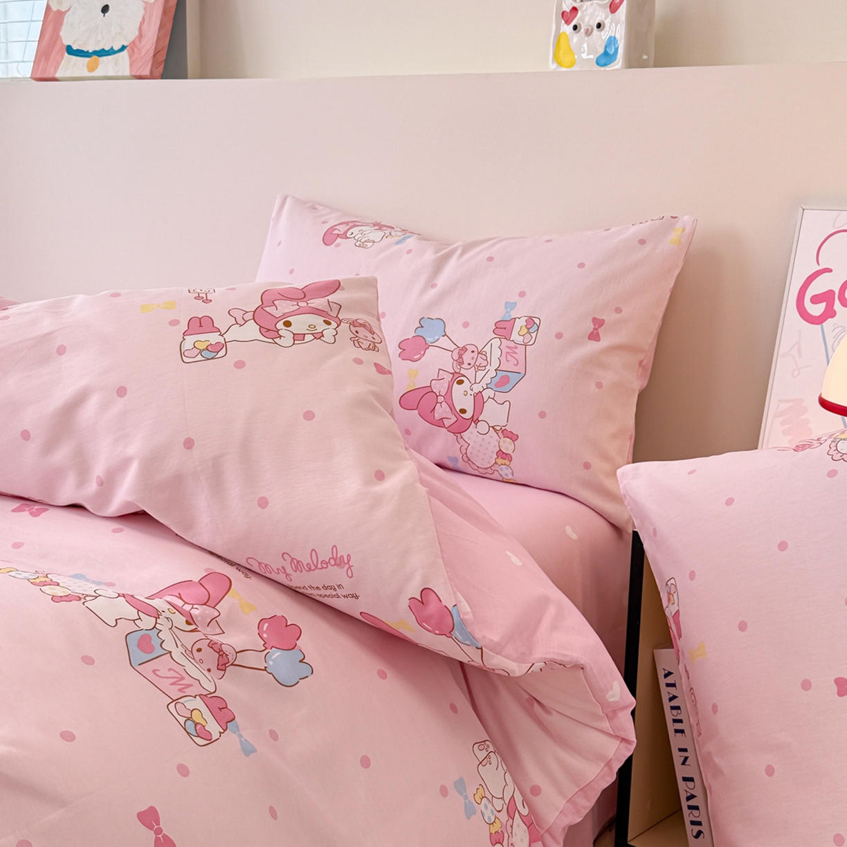 91家纺网 家纺一手货源 找家纺 女子家纺 2026新款40支100%纯棉全棉13070斜纹四件套 快乐美乐蒂