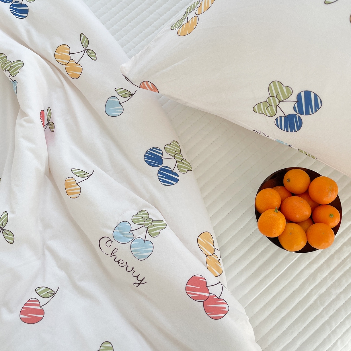 91家纺网 家纺一手货源 找家纺 咏绒家纺工厂店 厂家直销网销爆款花型永不断货2025春夏新款A类牛奶针织棉大豆夏被（长期款） 樱桃画