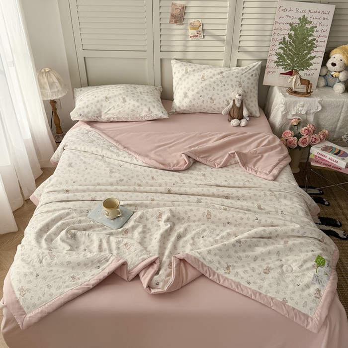 91家纺网 家纺一手货源 找家纺 盛凡家纺 2026新款小清新抗菌夏被夏凉被空调被被子被芯夏被四件套 芭比熊