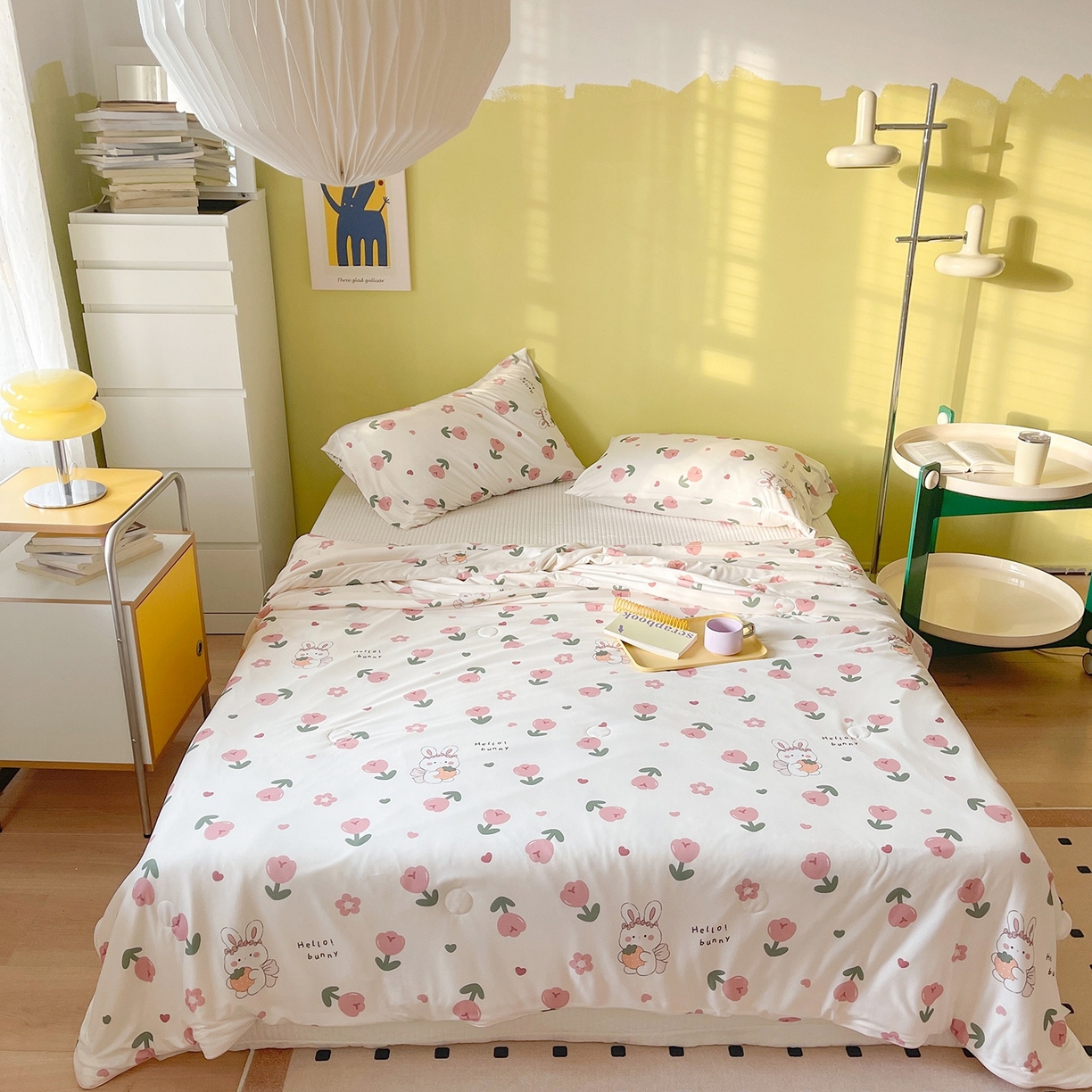 咏绒家纺工厂店 厂家直销网销爆款花型永不断货2025春夏新款A类牛奶针织棉大豆夏被（长期款） 郁金香兔