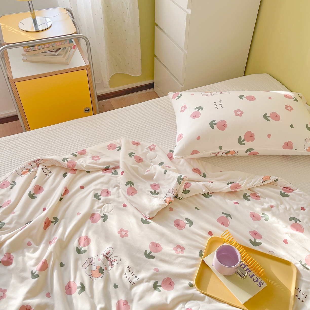 91家纺网 家纺一手货源 找家纺 咏绒家纺工厂店 厂家直销网销爆款花型永不断货2025春夏新款A类牛奶针织棉大豆夏被（长期款） 郁金香兔