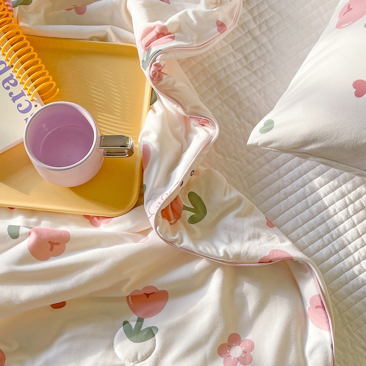 91家纺网 家纺一手货源 找家纺 咏绒家纺工厂店 厂家直销网销爆款花型永不断货2025春夏新款A类牛奶针织棉大豆夏被（长期款） 郁金香兔