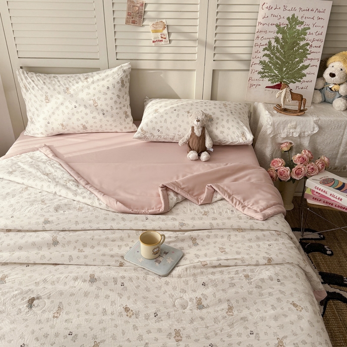 91家纺网 家纺一手货源 找家纺 盛凡家纺 2026新款小清新抗菌夏被夏凉被空调被被子被芯夏被四件套 芭比熊