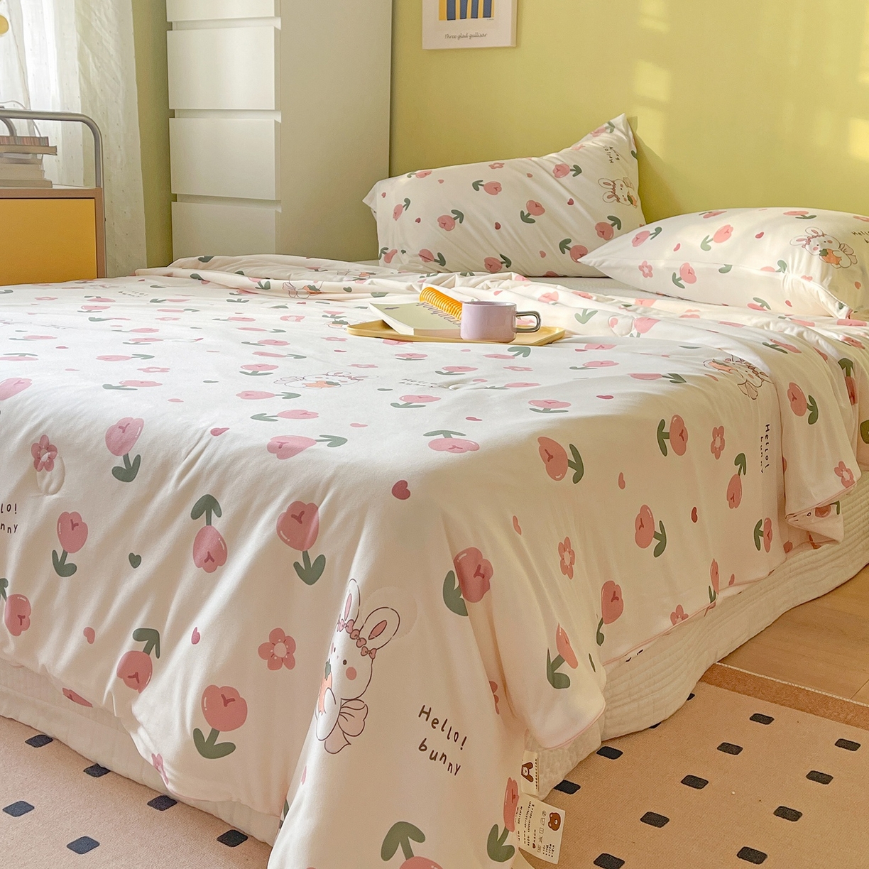 91家纺网 家纺一手货源 找家纺 咏绒家纺工厂店 厂家直销网销爆款花型永不断货2025春夏新款A类牛奶针织棉大豆夏被（长期款） 郁金香兔