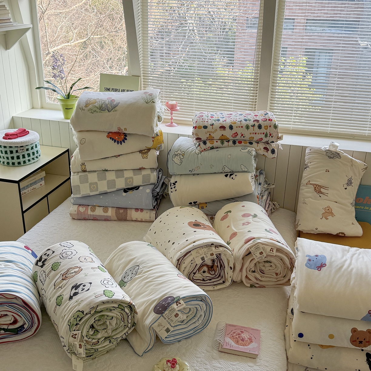 91家纺网 家纺一手货源 找家纺 咏绒家纺工厂店 厂家直销网销爆款花型永不断货2025春夏新款A类牛奶针织棉大豆夏被（长期款） 组合图仅供参考