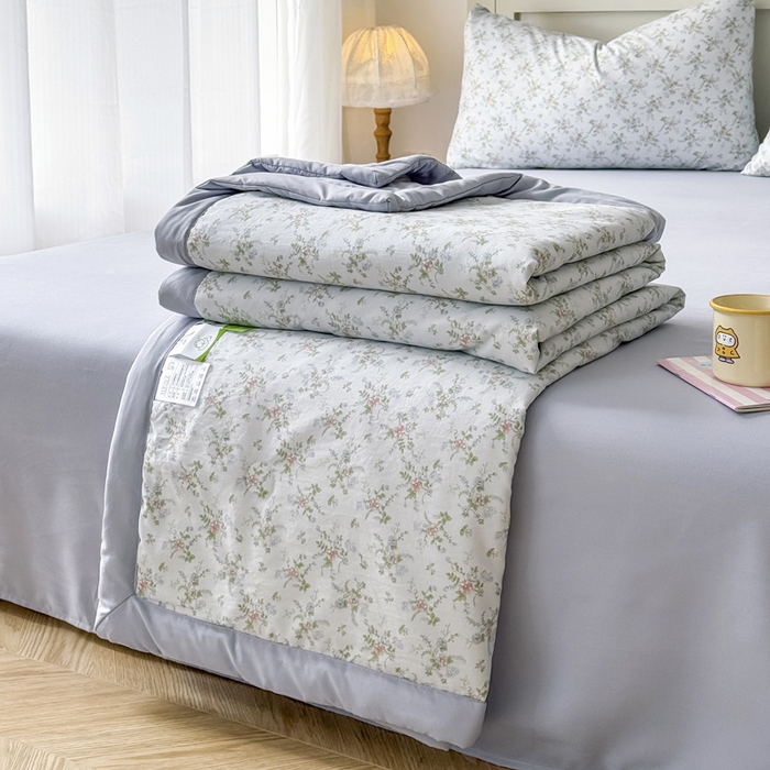 91家纺网 家纺一手货源 找家纺 盛凡家纺 2026新款小清新抗菌夏被夏凉被空调被被子被芯夏被四件套 川纱蓝