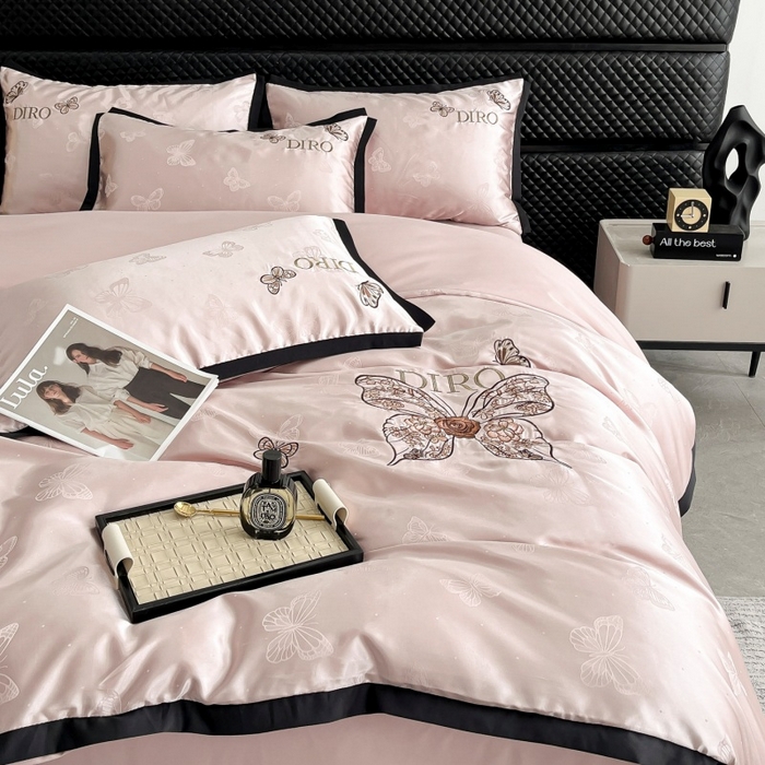 91家纺网 家纺一手货源 找家纺 （总）金牛座家纺 2026新款贡缎亮丝提花刺绣四件套-蝶韵