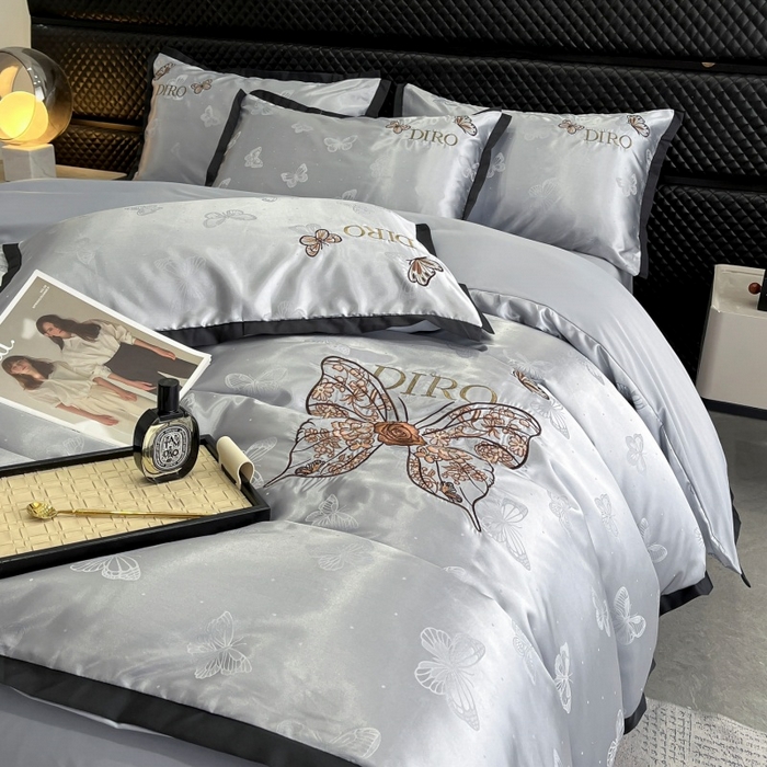 91家纺网 家纺一手货源 找家纺 金牛座家纺 2026新款贡缎亮丝提花刺绣四件套-蝶韵 蝶韵-浅灰