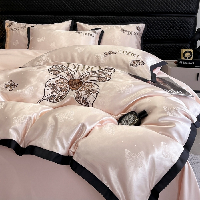 91家纺网 家纺一手货源 找家纺 金牛座家纺 2026新款贡缎亮丝提花刺绣四件套-蝶韵 蝶韵-浅粉