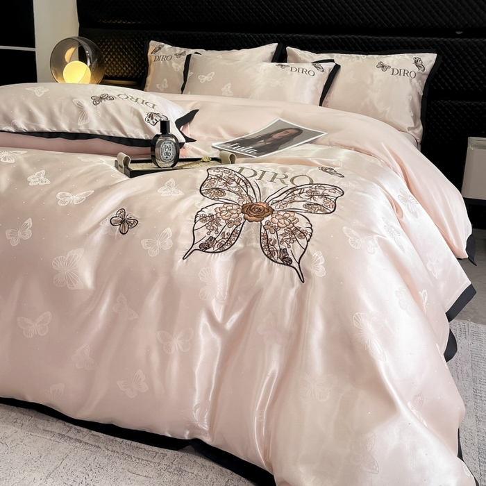 91家纺网 家纺一手货源 找家纺 金牛座家纺 2026新款贡缎亮丝提花刺绣四件套-蝶韵 蝶韵-浅粉