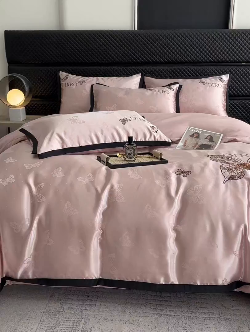 91家纺网 家纺一手货源 找家纺 金牛座家纺 2026新款贡缎亮丝提花刺绣四件套-蝶韵 蝶韵-豆沙粉