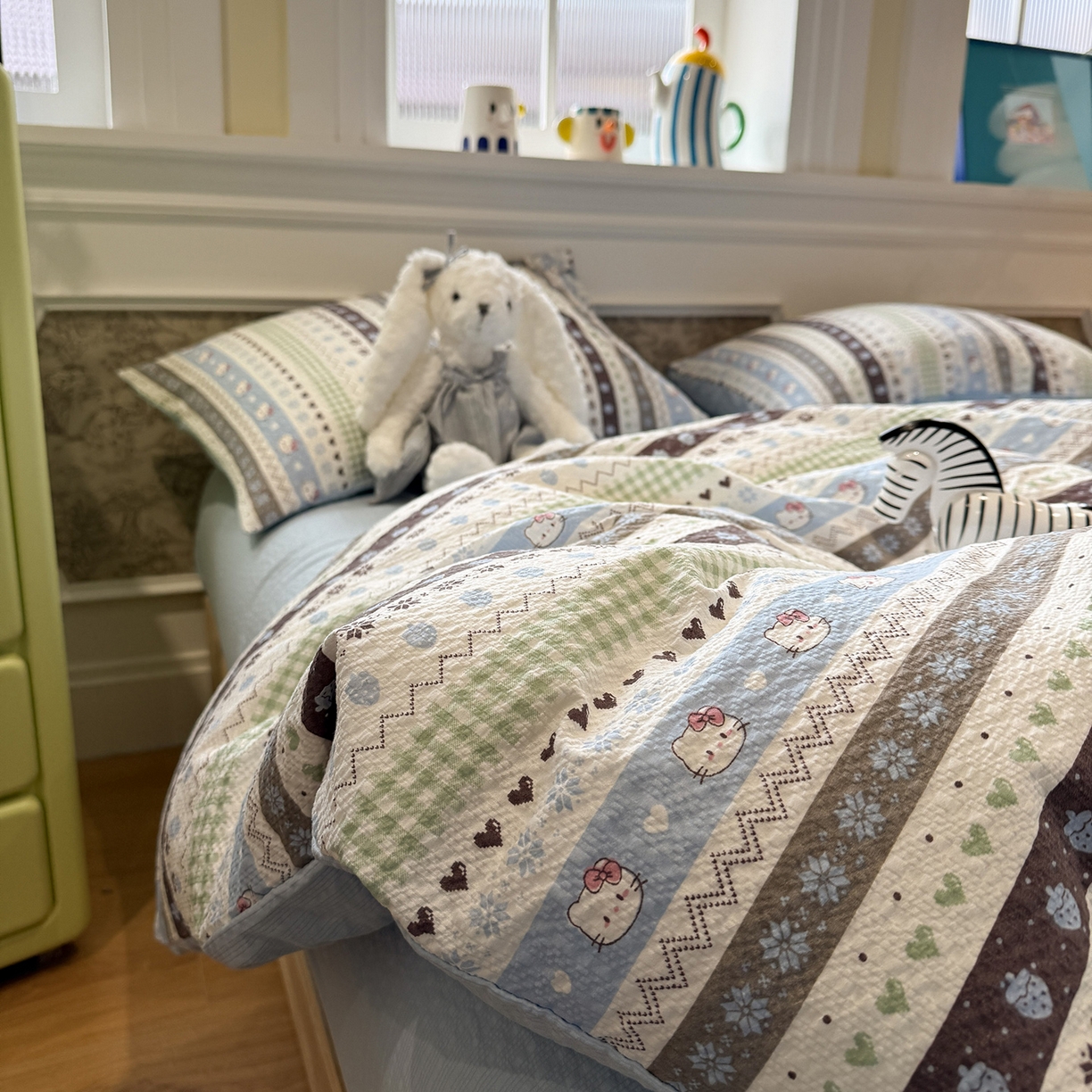 91家纺网 家纺一手货源 找家纺 盼季家纺 2026新款简单款105g泡芙棉印花四件套-费尔岛 费尔岛系列-喵喵